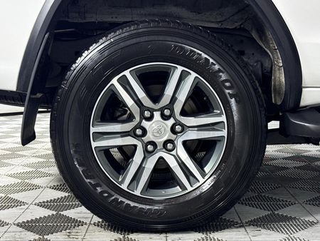 2021-Toyota-Fortuner-24-GD-6-Raised-Body-Auto_7