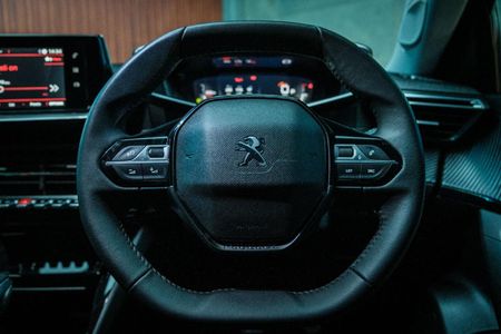 2022-Peugeot-2008-12T-Allure-Auto_11