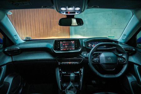 2022-Peugeot-2008-12T-Allure-Auto_13