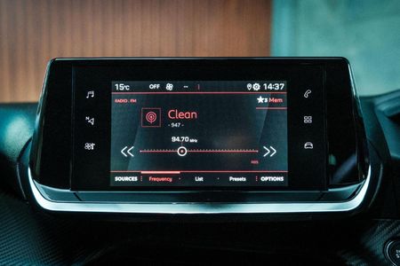 2022-Peugeot-2008-12T-Allure-Auto_15