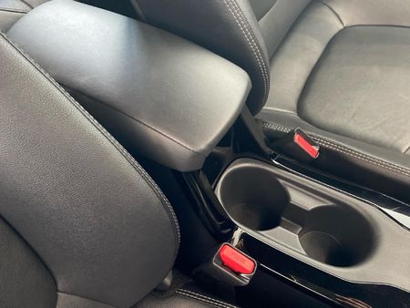 2024-Toyota-Corolla-Cross-18-XS_11