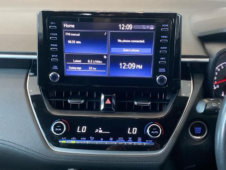 2024-Toyota-Corolla-Cross-18-XS_12