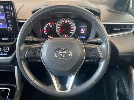 2024-Toyota-Corolla-Cross-18-XS_16