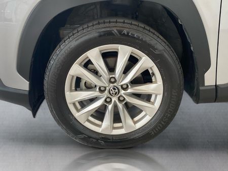 2024-Toyota-Corolla-Cross-18-XS_23