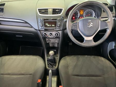 2015-Suzuki-Swift-12-GL_9