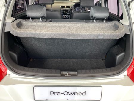 2015-Suzuki-Swift-12-GL_20