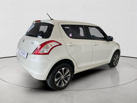 2015-Suzuki-Swift-12-GL_3
