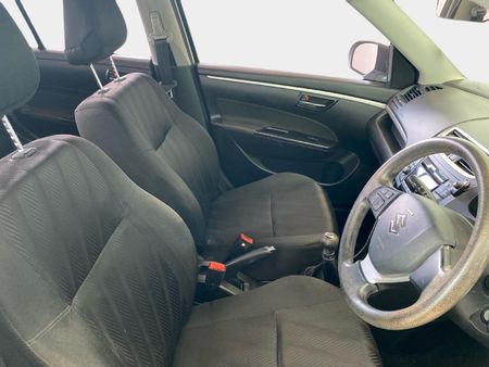 2015-Suzuki-Swift-12-GL_7