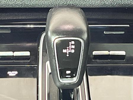 2019-Porsche-Cayenne-Auto_10