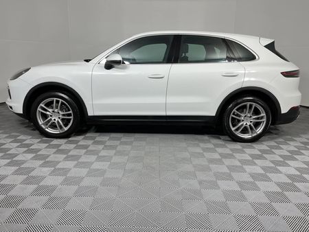 2019-Porsche-Cayenne-Auto_18