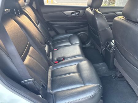 2015-Nissan-X-Trail-16-dCi-XE_10
