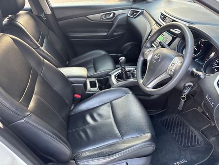 2015-Nissan-X-Trail-16-dCi-XE_11