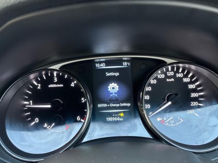 2015-Nissan-X-Trail-16-dCi-XE_13