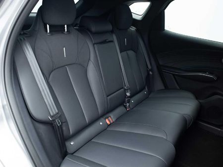2026-Omoda-C7-16T-Elegance_23