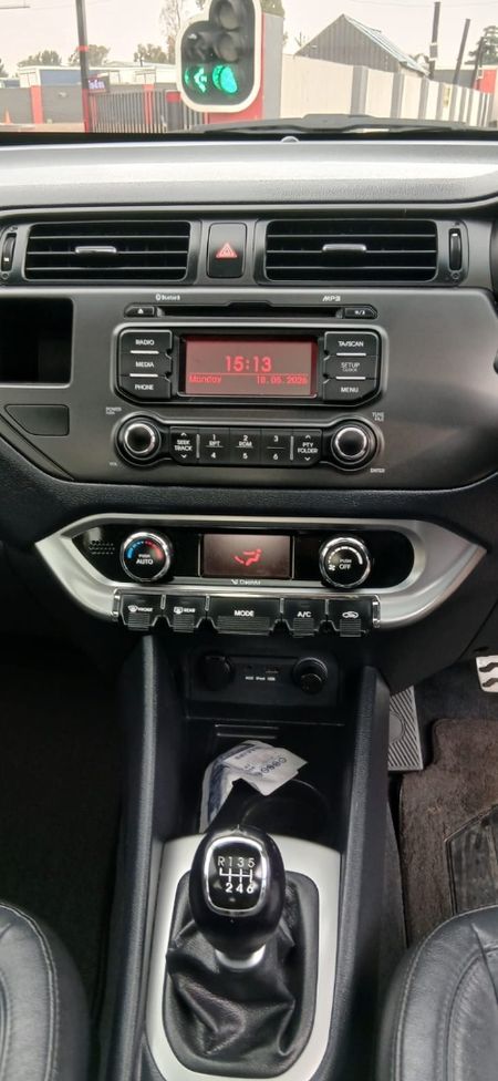 2013-Kia-Rio-14-Tec-5-dr_9