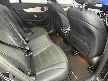 2019-Mercedes-Benz-GLC-250d-AMG_13