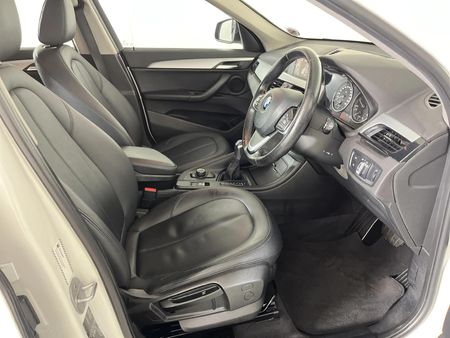 2016-BMW-X1-sDrive20d-Auto_9