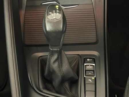 2016-BMW-X1-sDrive20d-Auto_10