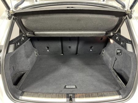 2016-BMW-X1-sDrive20d-Auto_13
