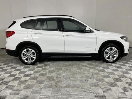 2016-BMW-X1-sDrive20d-Auto_16