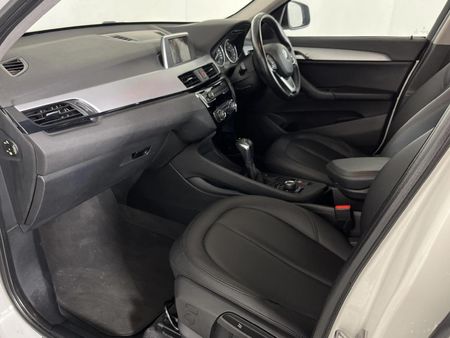 2016-BMW-X1-sDrive20d-Auto_8