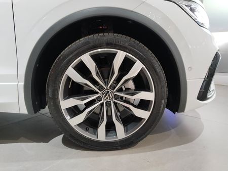 2025-Volkswagen-Tiguan-Allspace-14-TSI-R-Line-DSG-Auto_9