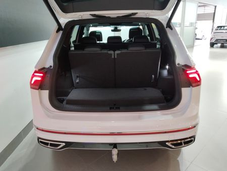 2025-Volkswagen-Tiguan-Allspace-14-TSI-R-Line-DSG-Auto_10