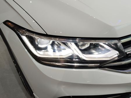 2025-Volkswagen-Tiguan-Allspace-14-TSI-R-Line-DSG-Auto_11