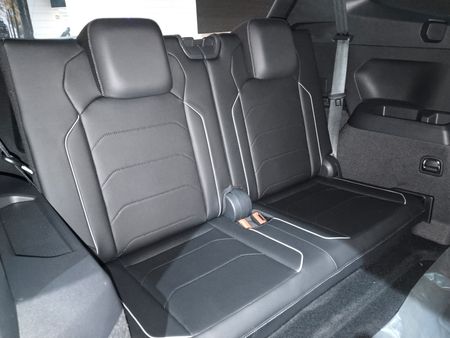2025-Volkswagen-Tiguan-Allspace-14-TSI-R-Line-DSG-Auto_21