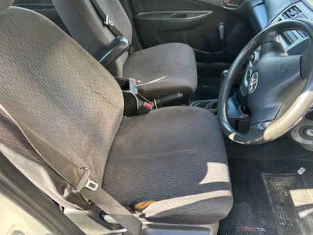 2008-Toyota-Yaris-T3-Sedan_9