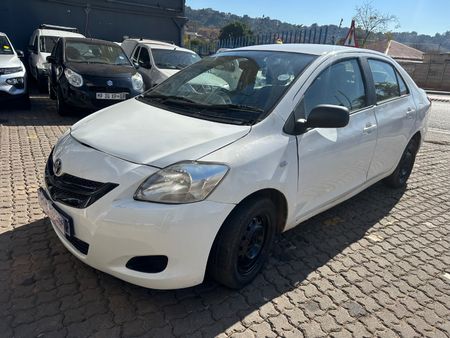 2008-Toyota-Yaris-T3-Sedan_1