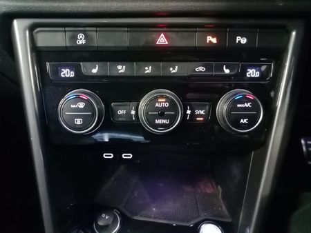 2021-Volkswagen-T-Roc-20-TSI-4Motion-R-Line-Auto_28
