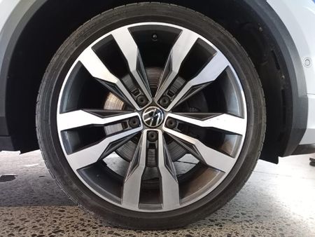 2021-Volkswagen-T-Roc-20-TSI-4Motion-R-Line-Auto_34