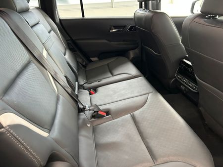 2025-Toyota-Land-Cruiser-300-V6-33-D-GR-S_13