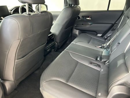 2025-Toyota-Land-Cruiser-300-V6-33-D-GR-S_17