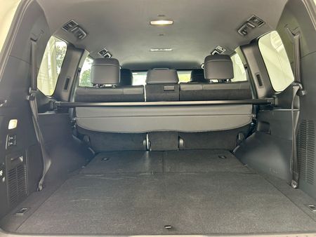 2025-Toyota-Land-Cruiser-300-V6-33-D-GR-S_19
