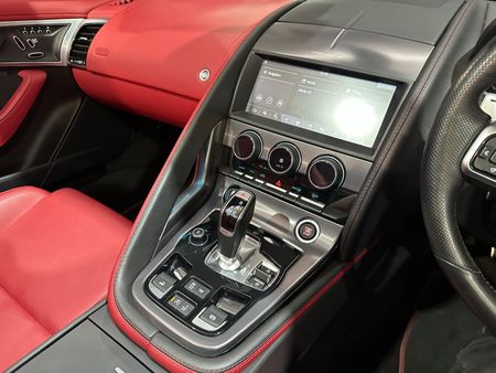 2021-Jaguar-F-Type-30-V6-SC-P380_10
