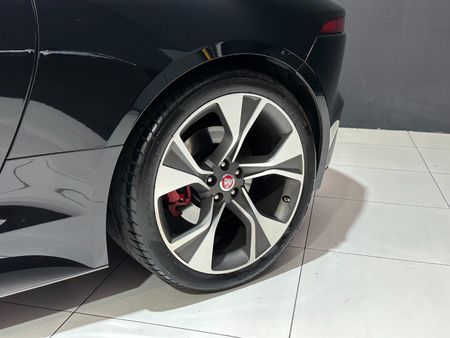 2021-Jaguar-F-Type-30-V6-SC-P380_14