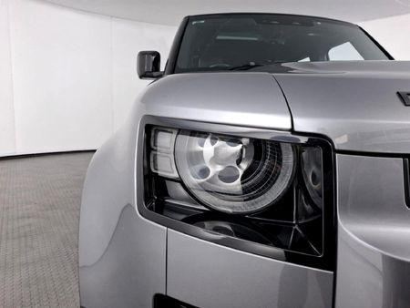 2023-Land-Rover-Defender-110-D240-HSE-X-Dynamic-177kw_19