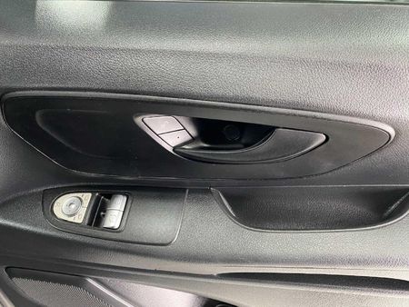 2025-Mercedes-Benz-Vito-116-20-CDI-Tourer-Pro-Auto_12