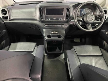 2025-Mercedes-Benz-Vito-116-20-CDI-Tourer-Pro-Auto_13