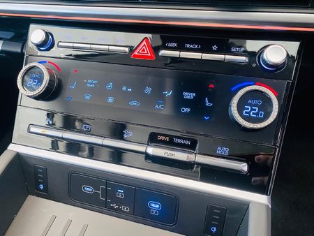 2025-Hyundai-Santa-Fe-16H-Elite-AWD-Hybrid_13