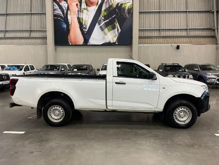 2023-Isuzu-D-Max-19-DDI-HR-L-Single-Cab_7
