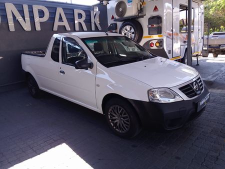 2019-Nissan-NP200-WITH-AIRCONDITIONER_0