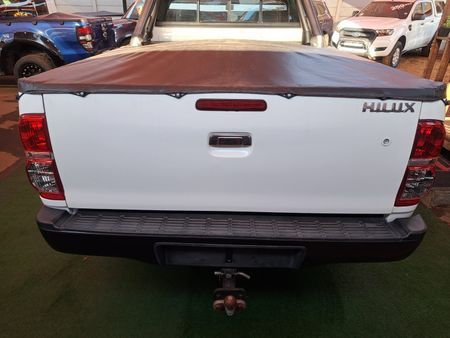 2012-Toyota-Hilux-30-D-4D-Raider-Xtra-Cab_11