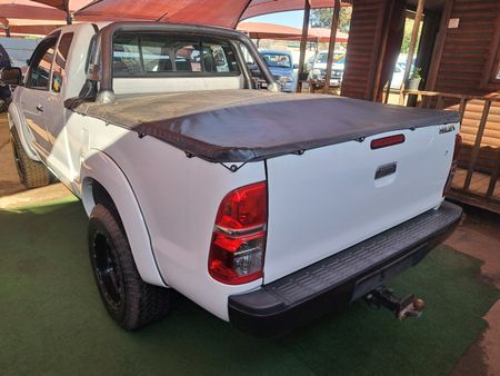 2012-Toyota-Hilux-30-D-4D-Raider-Xtra-Cab_12