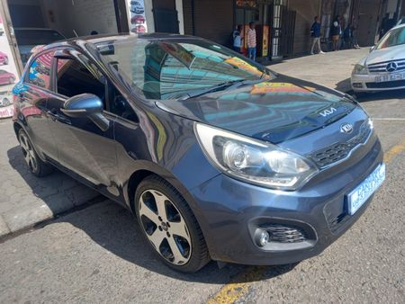 2013-Kia-Rio-14-5-dr_0