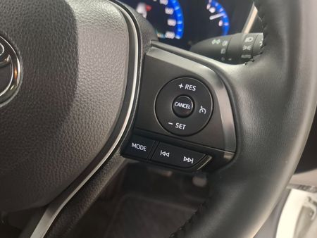 2025-Toyota-Corolla-Cross-18-XS-Hybrid_11