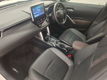 2025-Toyota-Corolla-Cross-18-XS-Hybrid_20
