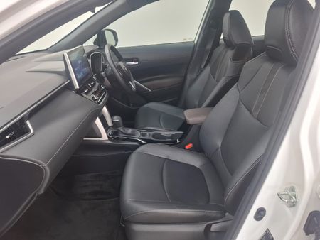 2025-Toyota-Corolla-Cross-18-XS-Hybrid_21